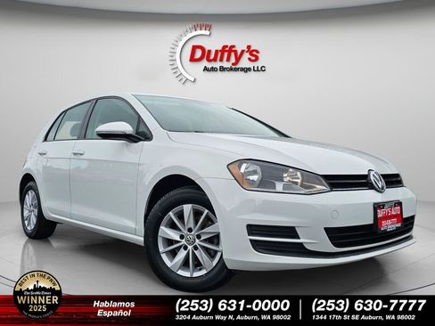 Used 2017 Volkswagen Golf S image 1