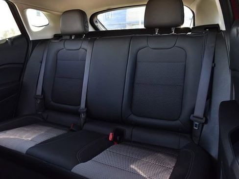 Used 2025 Chevrolet Trax LT w/ LT Convenience Package image 19