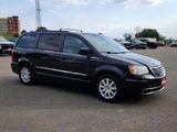 Used 2014 Chrysler Town & Country Touring image 2