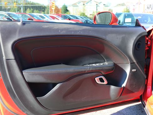 Used 2015 Dodge Challenger R/T Scat Pack w/ Scat Pack Appearance Package image 9