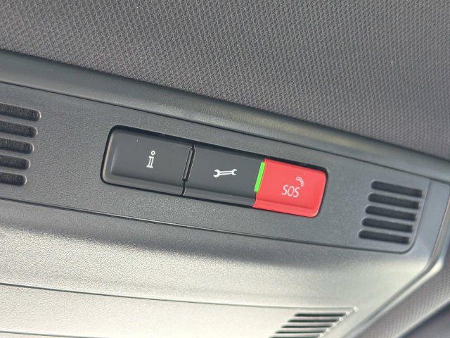 Certified 2025 Volkswagen Jetta Sport FWD image 26
