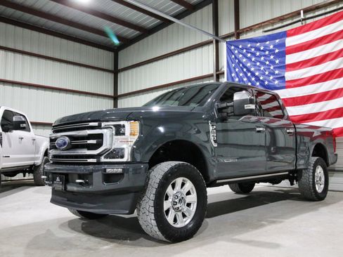 Used 2021 Ford F250 Platinum image 3