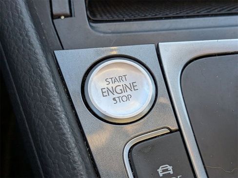 Used 2016 Volkswagen e-Golf SEL Premium image 20