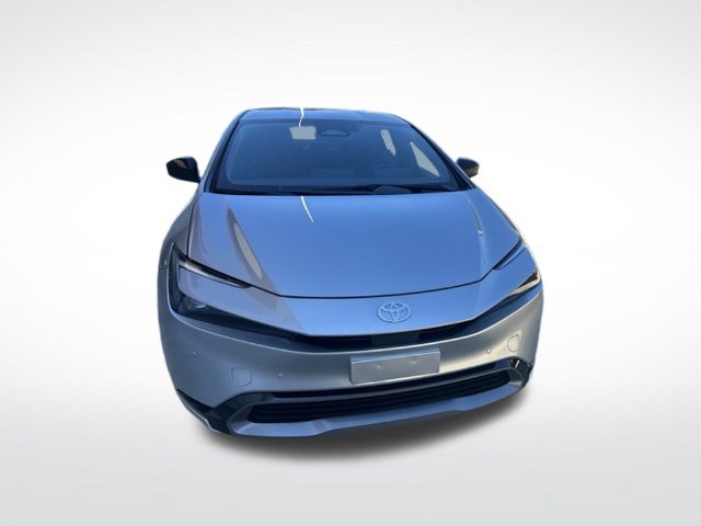 Used 2026 Toyota Prius XLE FWD image 3