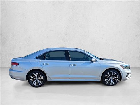 Used 2020 Volkswagen Passat 2.0T SEL FWD image 4