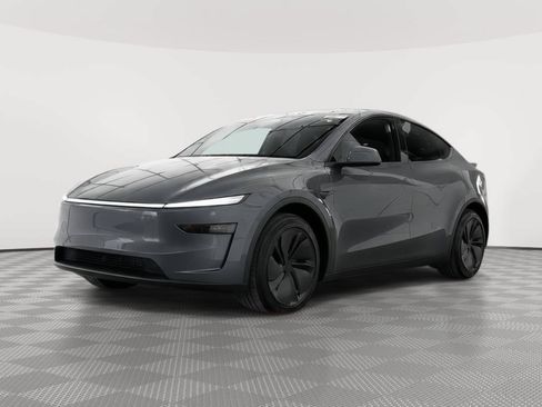 Used 2026 Tesla Model Y 2WD image 2