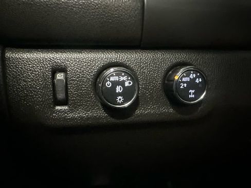 Used 2016 GMC Canyon SLE w/ All Terrain Package AWD/4WD image 21