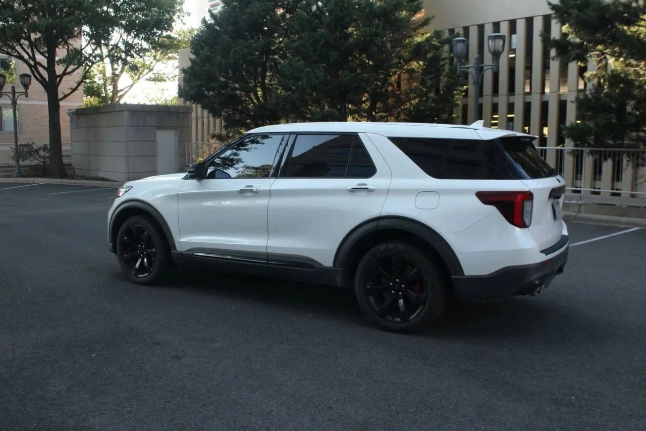 Used 2022 Ford Explorer ST w/ Equipment Group 401A AWD/4WD image 9
