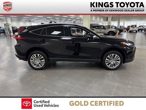 Certified 2024 Toyota Venza XLE image 9