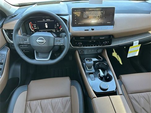 New 2026 Nissan Rogue Platinum image 17