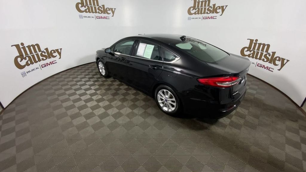 Used 2019 Ford Fusion SE FWD image 6