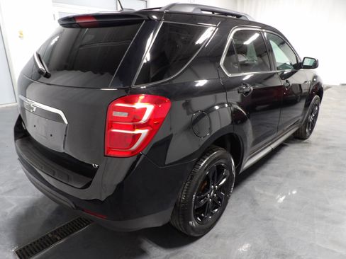 Used 2017 Chevrolet Equinox LT image 4