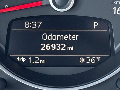 Used 2018 Volkswagen Beetle 2.0T S FWD image 25