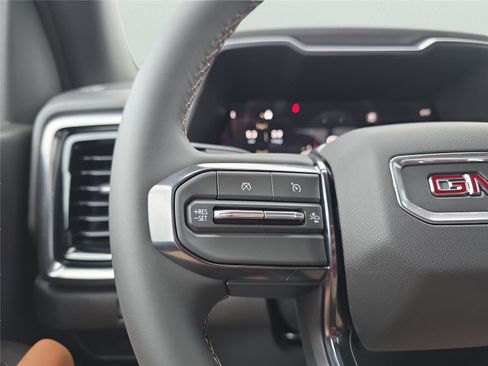 New 2026 GMC Canyon AT4 image 24