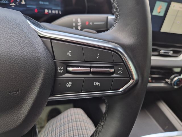 Certified 2025 Chevrolet Equinox LT w/ Safety and Technology Package AWD/4WD image 20