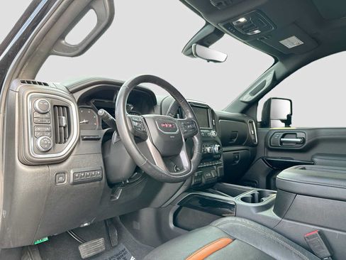 Used 2020 GMC Sierra 2500 AT4 w/ AT4 Premium Package AWD/4WD image 9