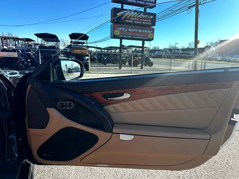 Used 2011 Mercedes-Benz SL 550 image 19