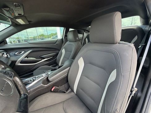Used 2019 Chevrolet Camaro LT RWD image 10