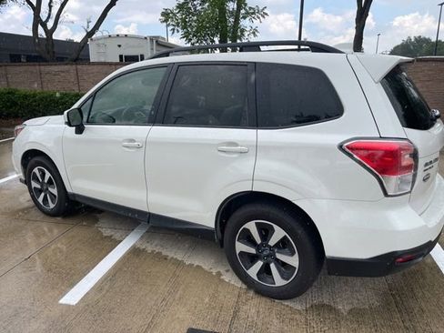 Used 2017 Subaru Forester 2.5i Premium AWD/4WD image 4