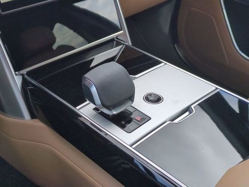 New 2026 Land Rover Range Rover SE image 9