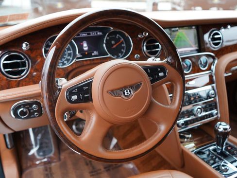Used 2011 Bentley Mulsanne image 23
