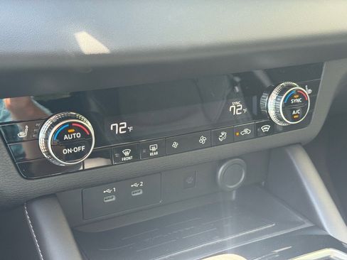 New 2025 Mitsubishi Outlander SE image 31