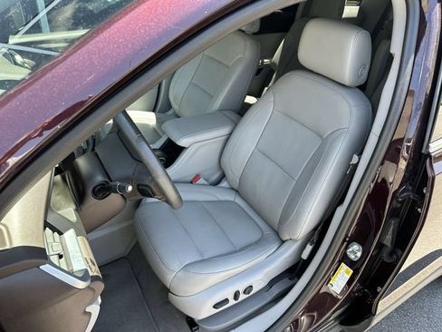 Used 2018 GMC Acadia SLT FWD image 12