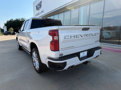 Used 2023 Chevrolet Silverado 1500 High Country w/ High Country Premium Package AWD/4WD image 3