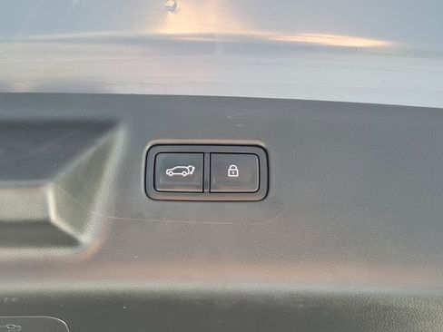 Used 2025 Hyundai Santa Fe SE image 15