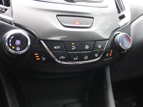 Used 2019 Chevrolet Cruze LT w/ LT Fleet Convenience Package FWD image 26
