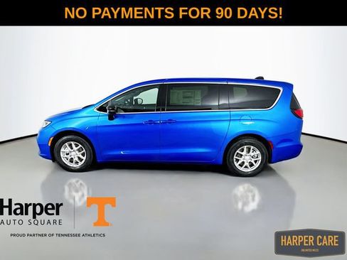 New 2026 Chrysler Pacifica Select image 10