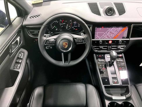 Used 2026 Porsche Macan AWD/4WD image 15