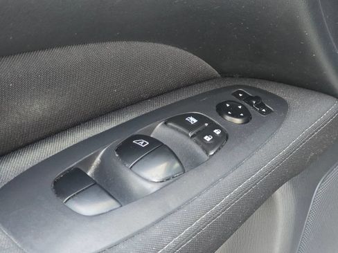 Used 2017 Nissan Pathfinder S AWD/4WD image 22