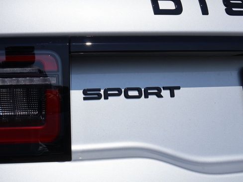 New 2025 Land Rover Discovery Sport Dynamic SE image 8