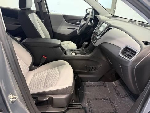 Used 2018 Chevrolet Equinox LT FWD image 22