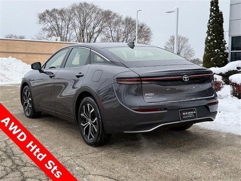 Used 2023 Toyota Crown XLE image 5