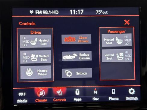 Used 2019 RAM 1500 Laramie AWD/4WD image 13
