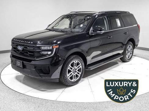 Used 2025 Ford Expedition Active image 1