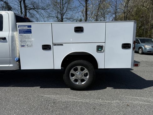 New 2026 RAM 3500 Tradesman w/ Chrome Appearance Group AWD/4WD image 5