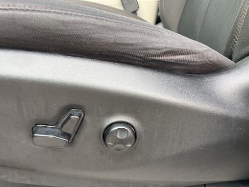 Used 2019 Chrysler Pacifica Touring Plus w/ Cold Weather Group image 25