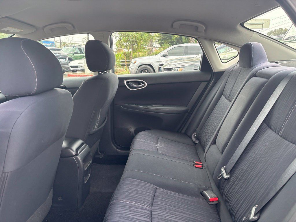 Used 2016 Nissan Sentra SV FWD image 13