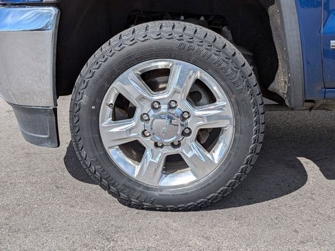 Used 2017 GMC Sierra 2500 SLT w/ Suspension Package, Off-Road image 13