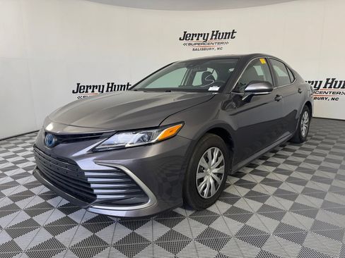 Used 2022 Toyota Camry LE FWD image 1
