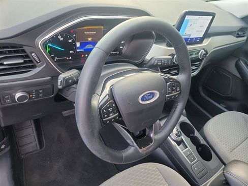 Used 2021 Ford Escape SE w/ SE Sport Appearance Package image 56