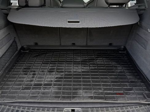 Used 2022 Porsche Cayenne E-Hybrid image 8