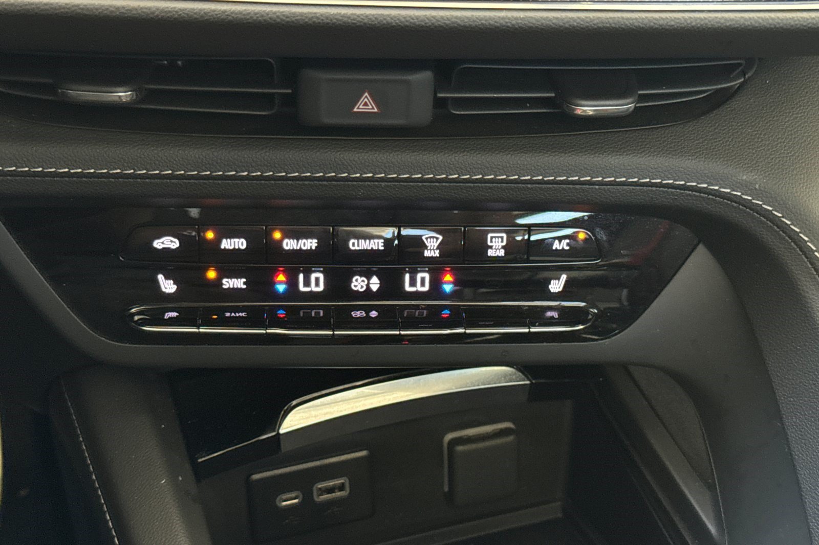 Used 2023 Buick Envision Essence w/ Sport Touring Package AWD/4WD image 26
