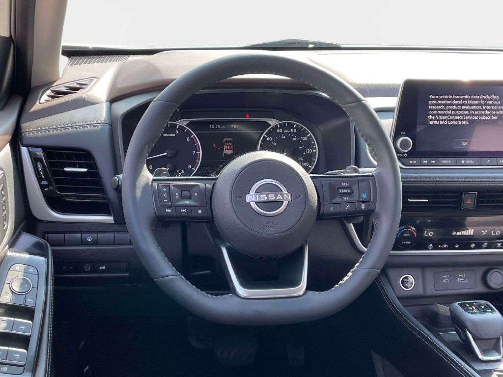 Used 2023 Nissan Rogue SL AWD/4WD image 17