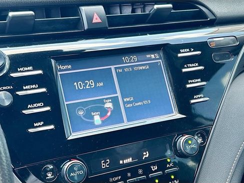 Used 2019 Toyota Camry LE FWD image 12