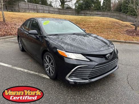 Certified 2023 Toyota Camry XLE image 1
