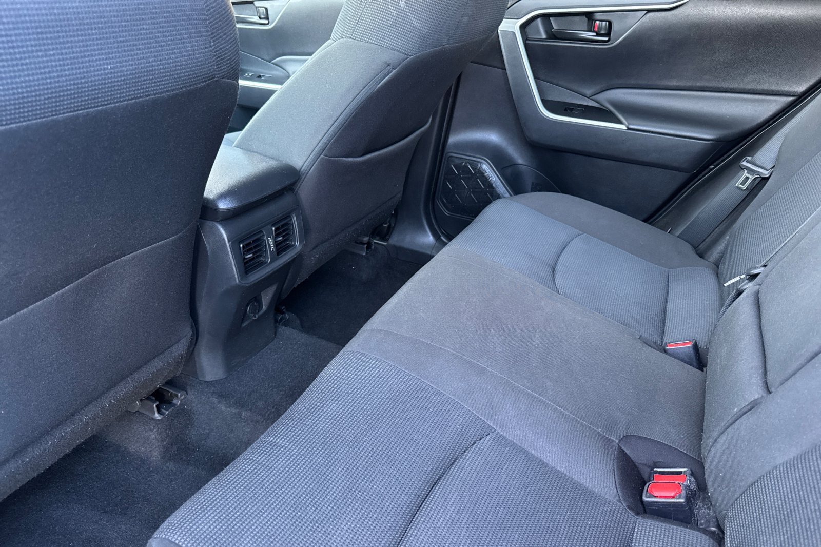 Certified 2021 Toyota RAV4 LE AWD/4WD image 15